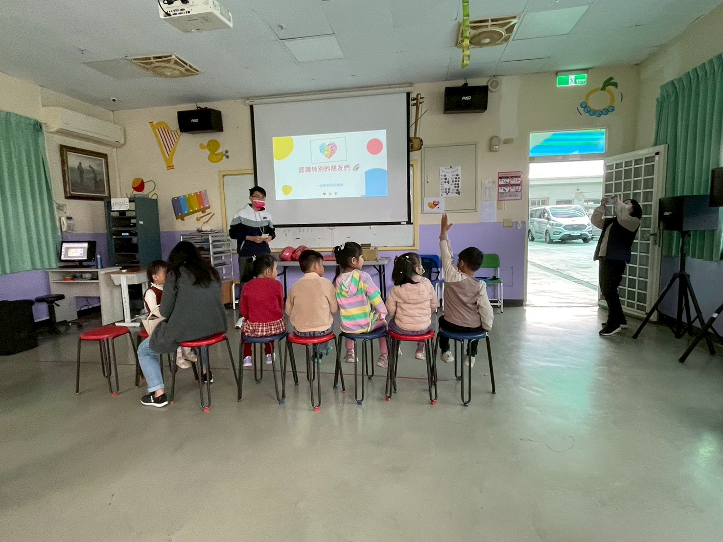 用體驗學習同理，用理解拉近距離(標題圖檔)