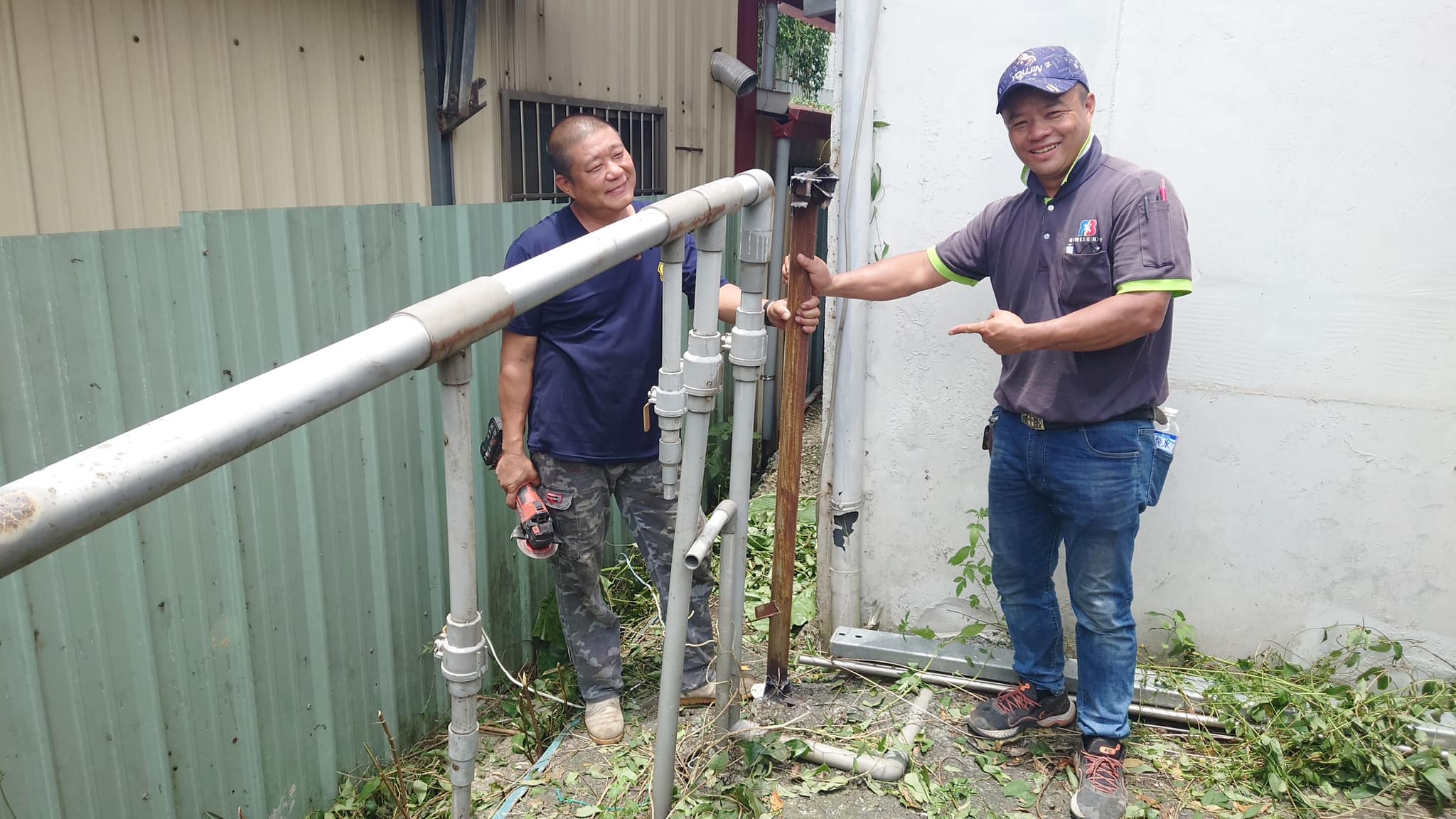愛的天使蒞臨玫瑰進行水塔修繕(標題圖檔)