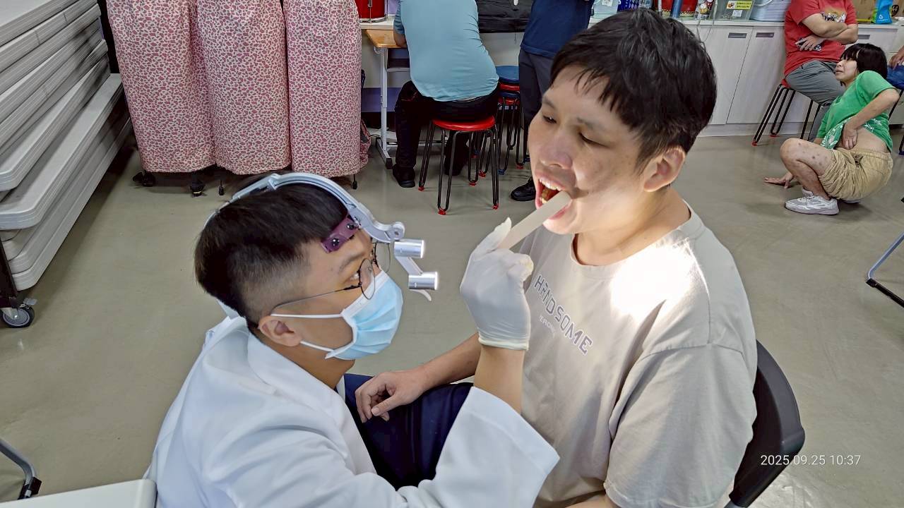 小小牙齒健檢站(標題圖檔)