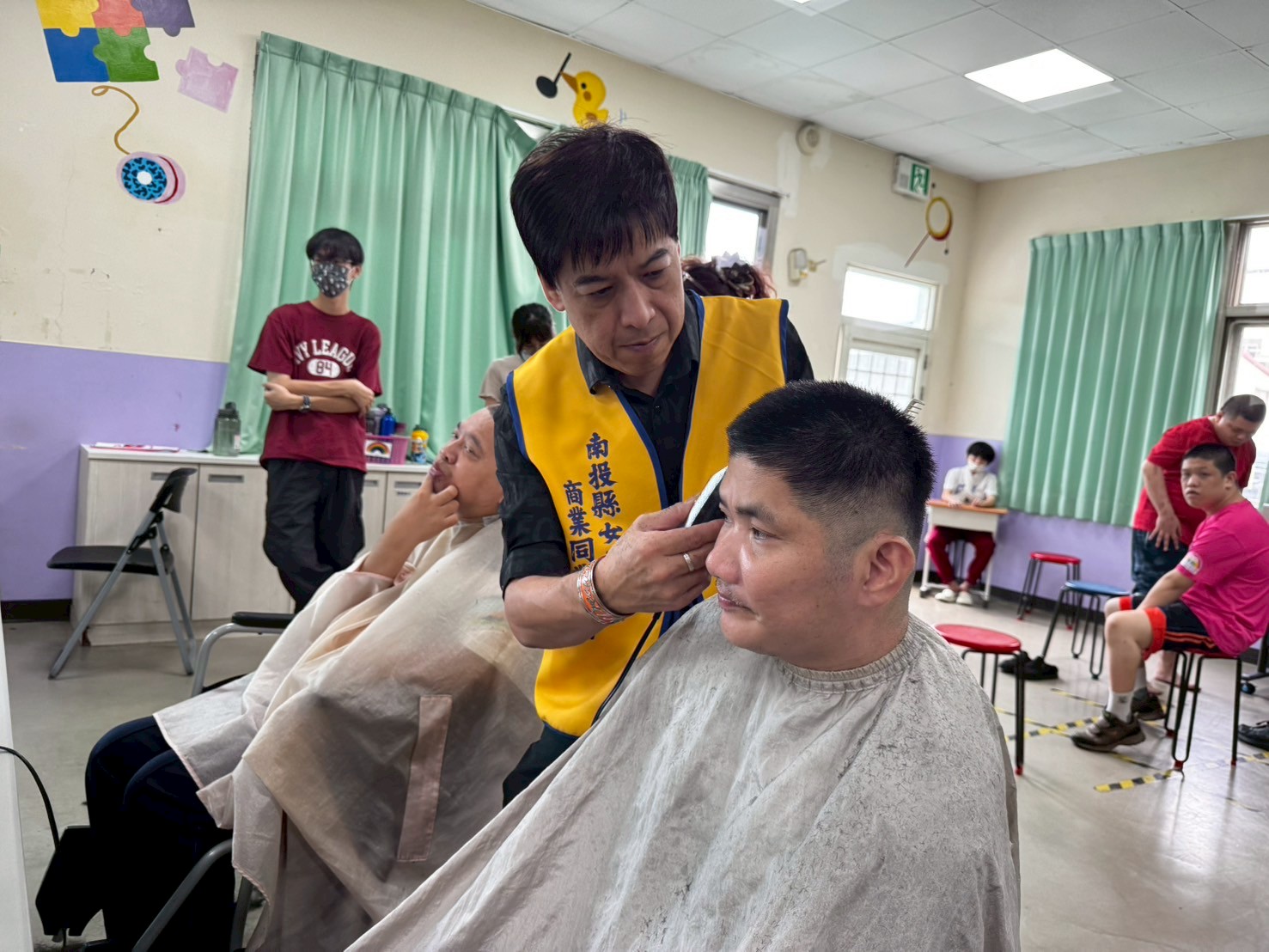 感謝南投與台中職業公會協助義剪(標題圖檔)