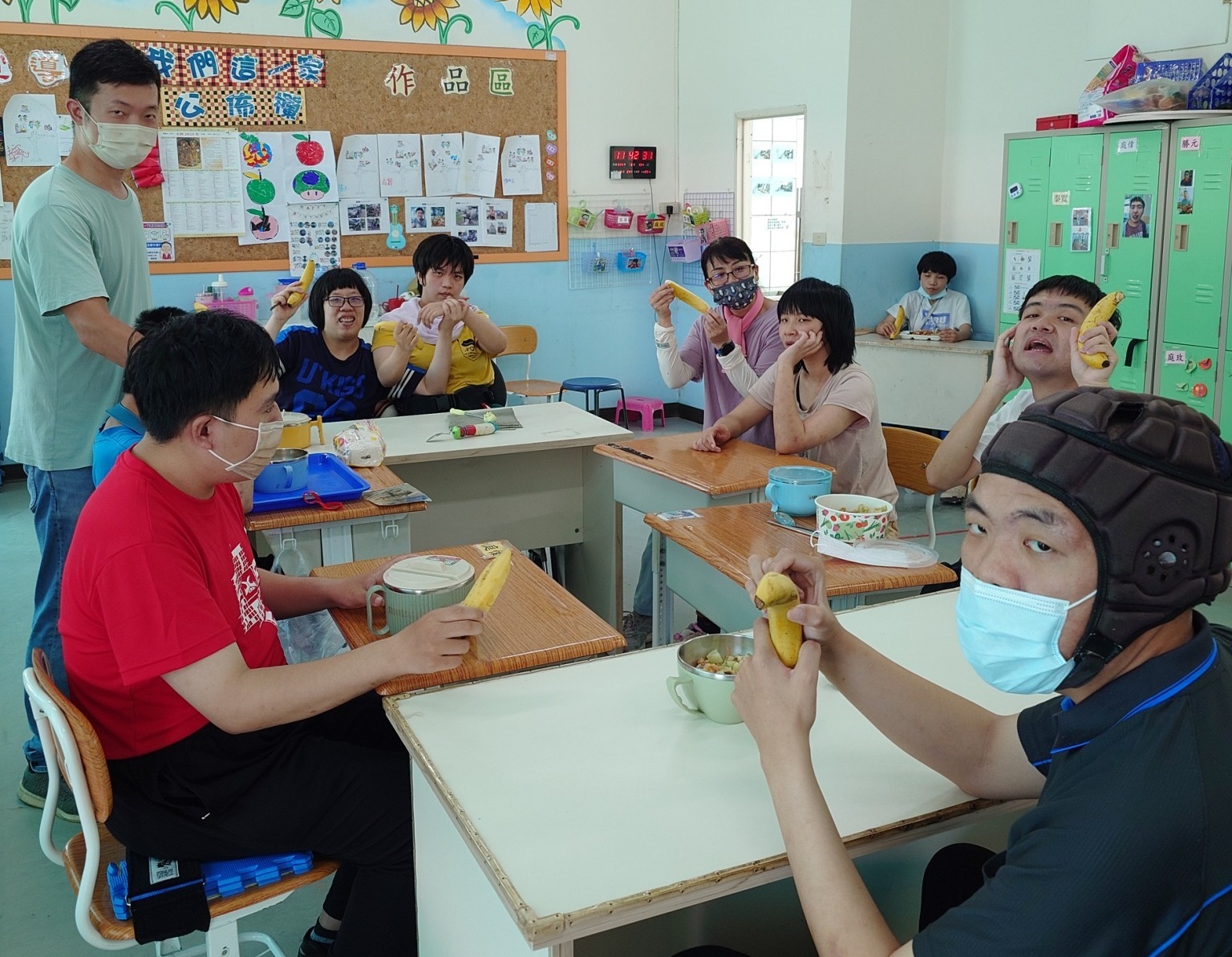 感謝三塊厝牛肉麵捐贈香甜香蕉❤(標題圖檔)